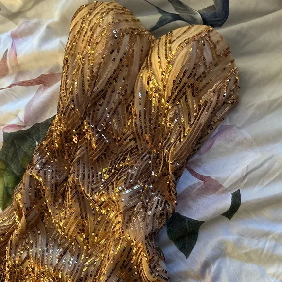 Dresses | Size 4 Rose Gold Champagne Sequin Sparkly Bodycon Elegant Sexy Prom Dress Formal | Poshmark Dresses | Size 4 Rose Gold Champagne Sequin Sparkly Bodycon Elegant Sexy Prom Dress Formal | Poshmark